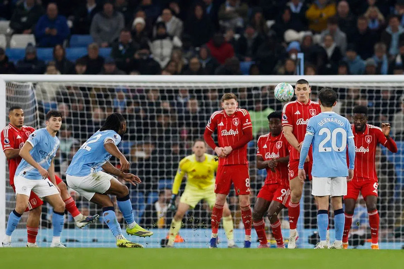 Man City vs Nottingham - Tự hủy trong cuộc đua vô địch